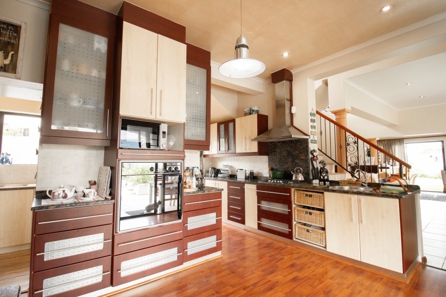 5 Bedroom Property for Sale in Van Riebeeckstrand Western Cape
